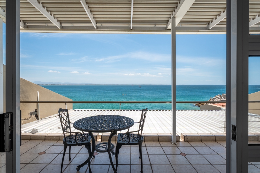 6 Bedroom Property for Sale in Port St Francis Eastern Cape